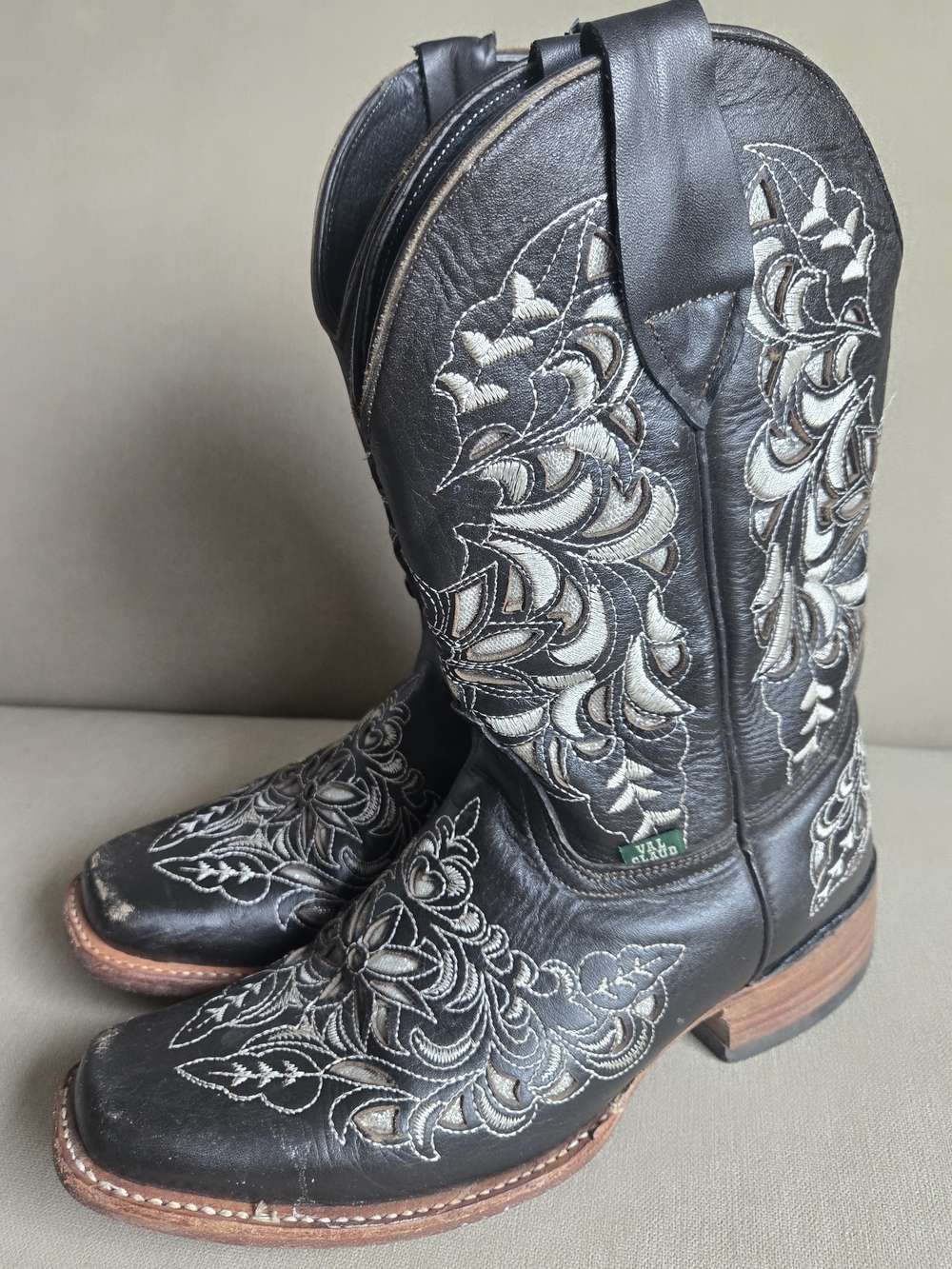 Val Claud Women's 8 Dark Brown Leather Floral Embroidered Western Cowboy Boots